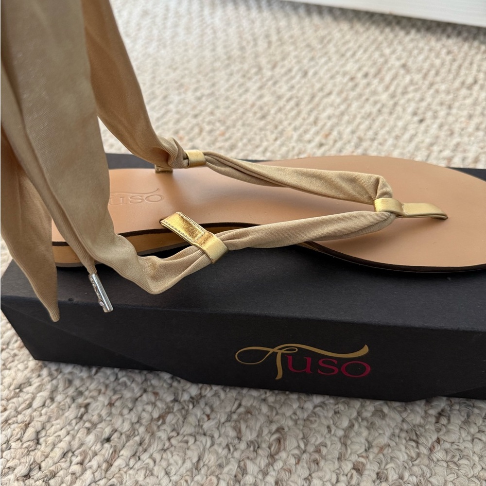 TUSO golden flat sandals Interchangeable scarf. Size 8